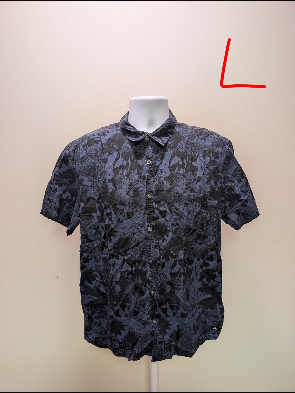 Men's Short Sleeve Button-Up Shirt in Dark Blue Leaf Print